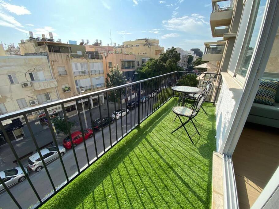 Yirmeyahou Suites By Sea U Tlv Tel Aviv Esterno foto
